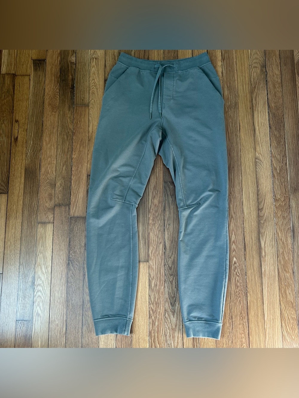 Lululemon City Sweat Jogger Mens S Tall Grey Sage Breathable Stretch M5585T EUC